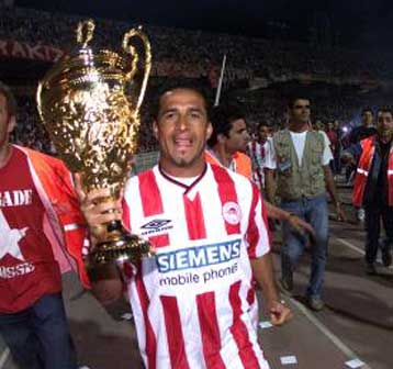 Αρχισε ο «ερυθρόλευκος» προγραμματισμός για τη νέα χρονιά – Πρόταση σε Λούτσι