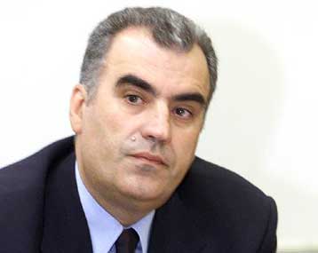 Δεν τίθεται θέμα καθιέρωσης του πολιτικού γάμου, διευκρινίζει ο Δ.Ρέππας