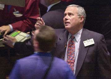 Οριακά κέρδη για Nasdaq, απώλειες για Dow Jones στο άνοιγμα της Δευτέρας