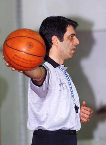 Ο Πιτσίλκας και ο Σπυρίδωνος «σφυρίζουν» την Τετάρτη το Περιστέρι – Παναθηναϊκός