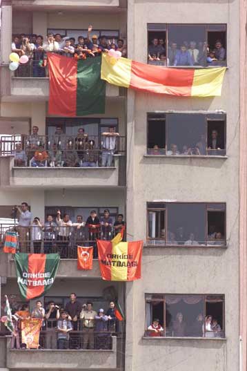 Οι Κούρδοι γιορτάζουν την άνοδο μιας ομάδας τους στην Α΄ κατηγορία της Τουρκίας