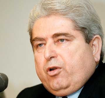 Το κόμμα της κυπριακής αντιπολίτευσης προηγείται στις δημοσκοπήσεις