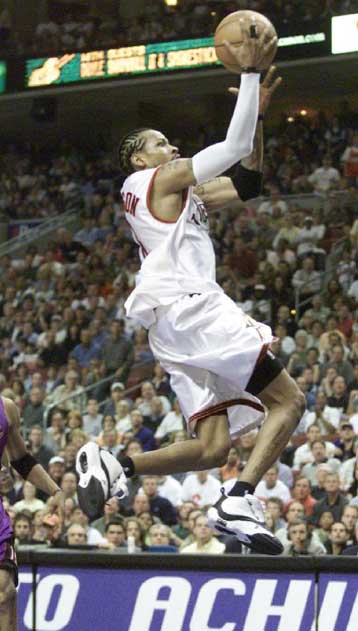 Σίξερς και Μπακς αναμετρούνται στον τελικό της Ανατολής