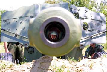 Ταραχές εν όψει; Υπεγράφη η συμφωνία επιστροφής των γιουγκοσλαβικών δυνάμεων στην ουδέτερη ζώνη