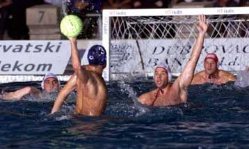 Δριμύ κατηγορώ της ομάδας πόλο του Ολυμπιακού για τη διαιτησία του τελικού