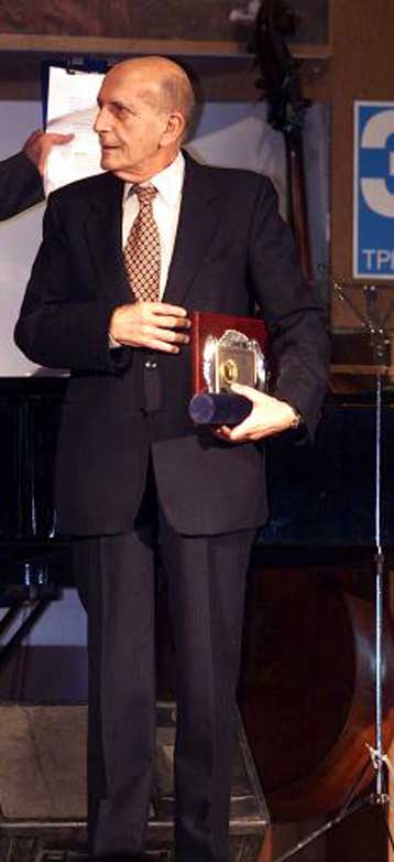 Παραιτήθηκε ο Κώστας Παπαναστασίου, ο ΣΕΓΑΣ τον τιμά