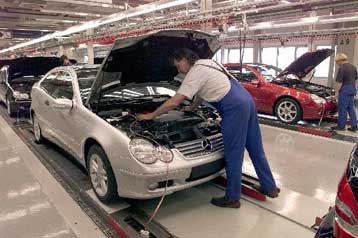 Υποχώρησε η βιομηχανική παραγωγή των «12» το Μάρτιο