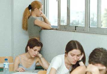 Ξεκινούν οι εξετάσεις για χιλιάδες μαθητές