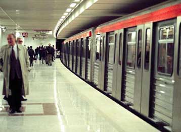 Kλιματιστικά μηχανήματα θα διαθέτουν σύντομα οι συρμοί του μετρό