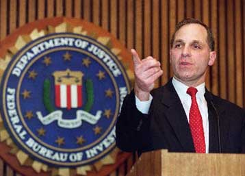 O επικεφαλής του FBI παραδέχεται ατόπημα στην υπόθεση ΜακΒέι