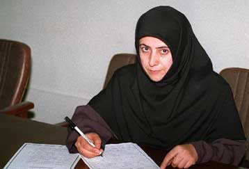 Θύμα του κατεστημένου; Αποσύρθηκε από την προεδρική κούρσα η σημαντικότερη γυναίκα υποψήφια στο Ιράν