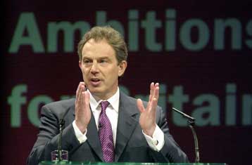 Την πολιτική των Εργατικών έως το 2010 σκιαγραφεί ο Βρετανός πρωθυπουργός