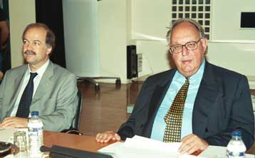 Δεν αίρεται η ασυλία του τέως ΥΠΠΟ και τεσσάρων ακόμα μελών της Βουλής