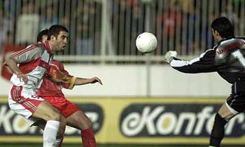 Ο Γιοβανόφσκι στον πάγκο της εθνικής ΠΓΔΜ