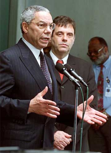 Την εμπιστοσύνη του στις ελληνικές Αρχές εν όψει 2004 εκφράζει ο Κ.Πάουελ