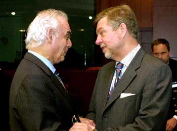 Πρόβλημα των Τούρκων, αν δεν θέλουν να μετάσχουν στην ευρωάμυνα, είπε ο ΥΠΕΘΑ