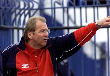 Ο Κουούζελα συνεχίζει για έναν ακόμη χρόνο στον Πανιώνιο