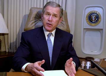 Το δρόμο των Δημοκρατικών ακολουθεί ο Μπους στην οικονομία, εκτιμά η Wall Street Journal