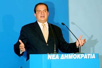 Επικίνδυνος και ανιστόρητος ο Σημίτης, υποστήριξε ο πρόεδρος της ΝΔ