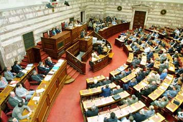 Έκκληση για διάλογο με ΤΕΙ και ΑΕΙ από Αρσένη, Μητσοτάκη – Ανυποχώρητος ο Ευθυμίου