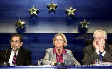 Λύση στο ζήτημα της ελεύθερης διακίνησης προσώπων βλέπουν οι «15»