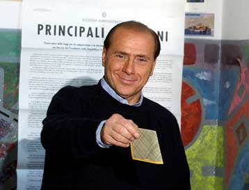 Απόλυτη πλειοψηφία σε Γερουσία και Βουλή των Αντιπροσώπων για τον Μπερλουσκόνι