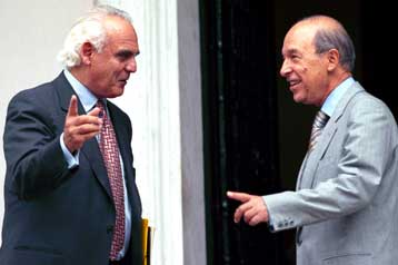 Νέο τετ α τετ του πρωθυπουργού με τον υπουργό Εθνικής Αμυνας την Τρίτη