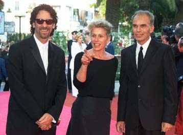 Κοέν, Ολιβέιρα εντυπωσιάζουν στις Κάννες – Προκαλεί το <I>Trouble every day</I>