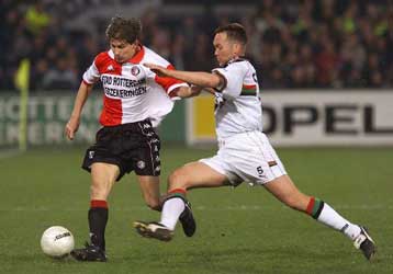 Η Φέγενορντ επικράτησε 4-3 του Αγιαξ και σταθεροποιήθηκε δεύτερη