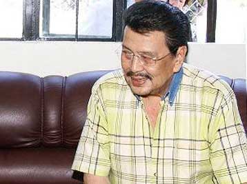 Στο νοσοκομείο μεταφέρθηκαν ο τέως πρόεδρος των Φιλιππίνων και ο γιος του