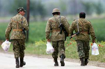 Έφεδροι του γιουγκοσλαβικού στρατού παραπέπονται σε δίκη για εγκλήματα πολέμου