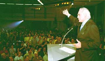 Κριτική στην οικονομική πολιτική άσκησε ο Ακης στο Συνέδριο της Νεολαίας ΠΑΣΟΚ