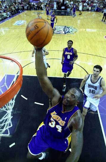 Οι Λέικερς συνεχίζουν ως πρωταθλητές