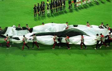 Μειώνονται οι τυχεροί; Ο Γιόχανσον θέλει μόνο τους πρωταθλητές στο Champions League