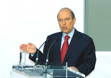 Εκσυγχρονισμό της παιδείας και ίσες ευκαιρίες υπόσχεται ο πρωθυπουργός