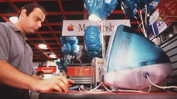 Η Apple συνεχίζει να βελτιώνει το MacOS X