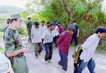 Συλλήψεις 80 λαθρομεταναστών σε επιχείρηση της ΕΛ.ΑΣ. στη Θεσσαλονίκη