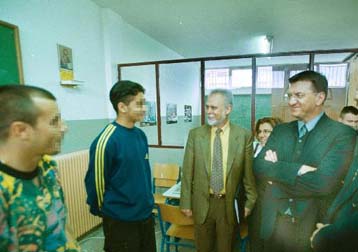 Τους ανήλικους μαθητές των φυλακών Αυλώνα επισκέφθηκε ο Ευθυμίου