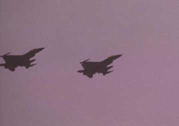 Συνεχίζουν τις αυθαίρετες επισκέψεις τους στο Αιγαίο τα τουρκικά αεροσκάφη