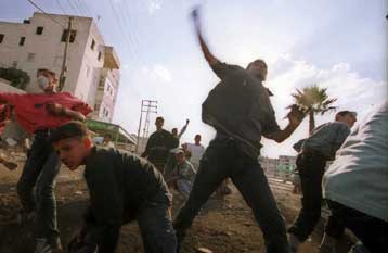 Σε κατάσταση έκτακτης ανάγκης η Γάζα μετά την επίθεση Ισραηλινών με ρουκέτες