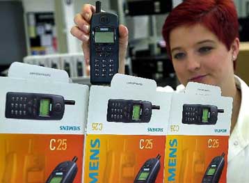 Σε επιπλέον 2.000 απολύσεις προχωρά η Siemens