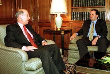 «Καμπανάκι» για την κυβέρνηση η δημοσκόπηση της ΚΑΠΑ Research