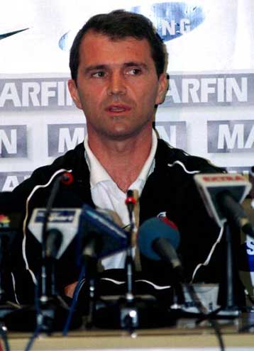 Ο Σαβέβσκι προγραμματίζει αυτοβούλως τη νέα ΑΕΚ