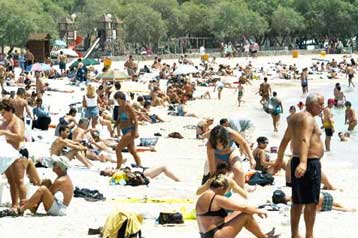 Το 38,7% των Ελλήνων δεν θα κάνει διακοπές το φετινό καλοκαίρι