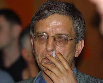 Ένα βήμα πριν από την παραίτηση ο αντιπρόεδρος της σερβικής κυβέρνησης