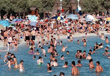 Συγκέντρωση στον Αλιμο κατά της παραχώρησης παραλιών σε ιδιώτες