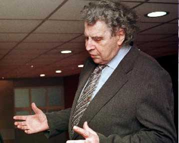 Για δεύτερη ημέρα ο Μίκης Θεοδωράκης διευθύνει έργα του στη Θεσσαλονίκη