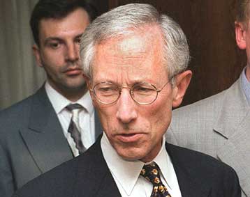 Παραιτείται ο Στάνλεϊ Φίσερ από τη θέση του στο Διεθνές Νομισματικό Ταμείο