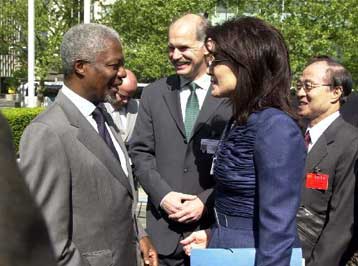 Την «Ολυμπιακή Εκεχειρία» παρέδωσε ο ΥΠΕΞ  στον ΓΓ του ΟΗΕ