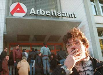 Για τέταρτο διαδοχικό μήνα αυξήθηκε ο αριθμός των Γερμανών ανέργων τον Απρίλιο